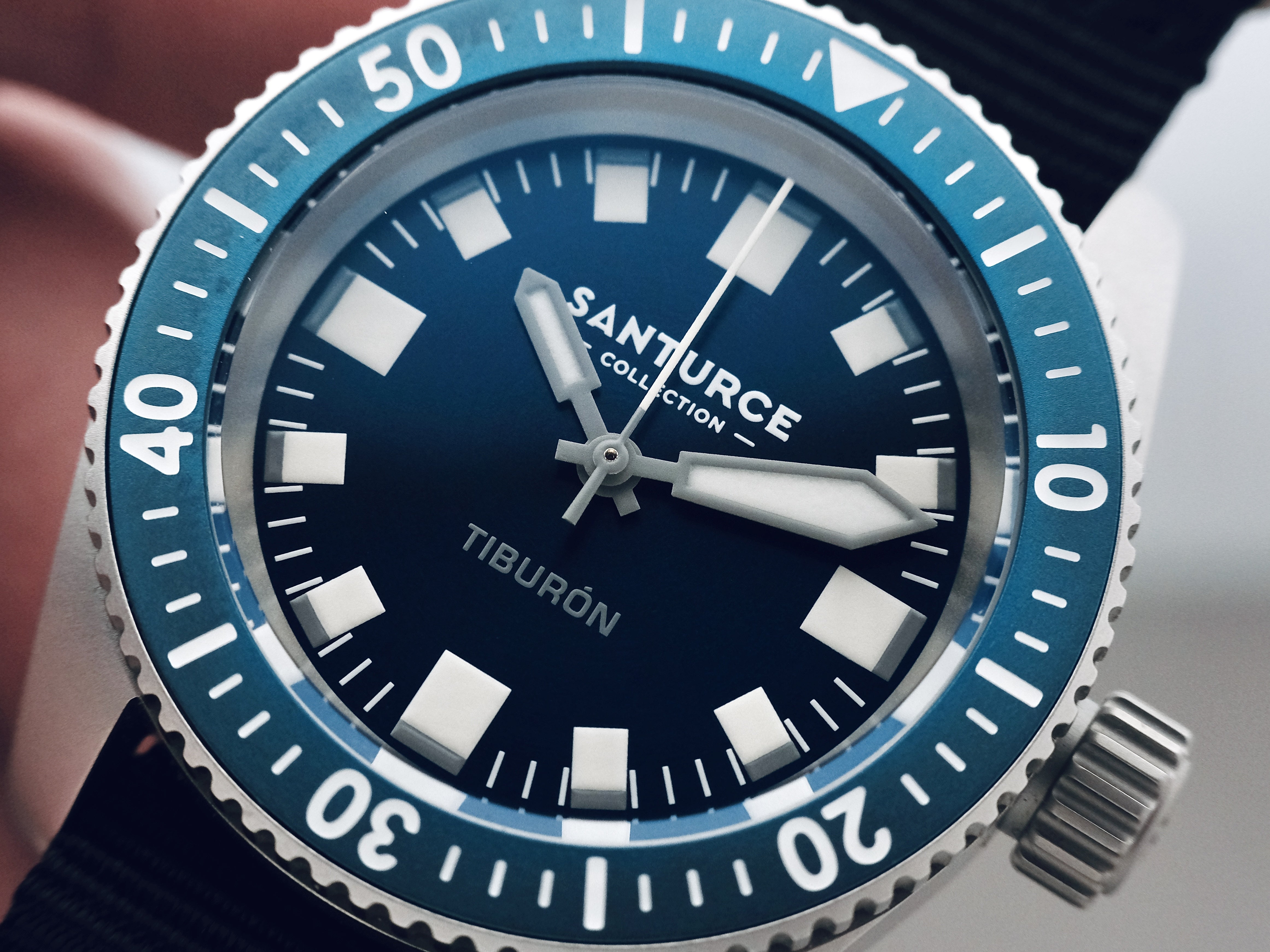 El Tiburón™ — Swiss Automatic Dive Watch (300m)