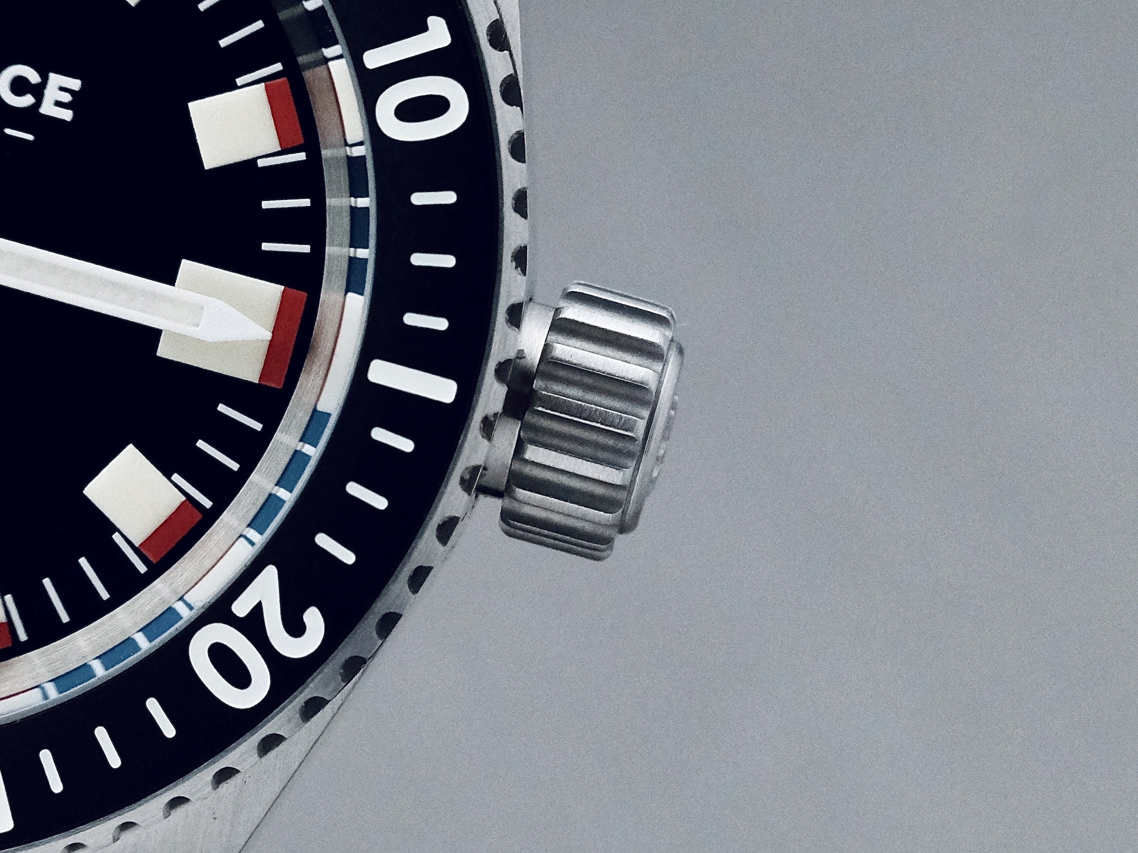 Picúa™ — Swiss Automatic Dive Watch (300m)