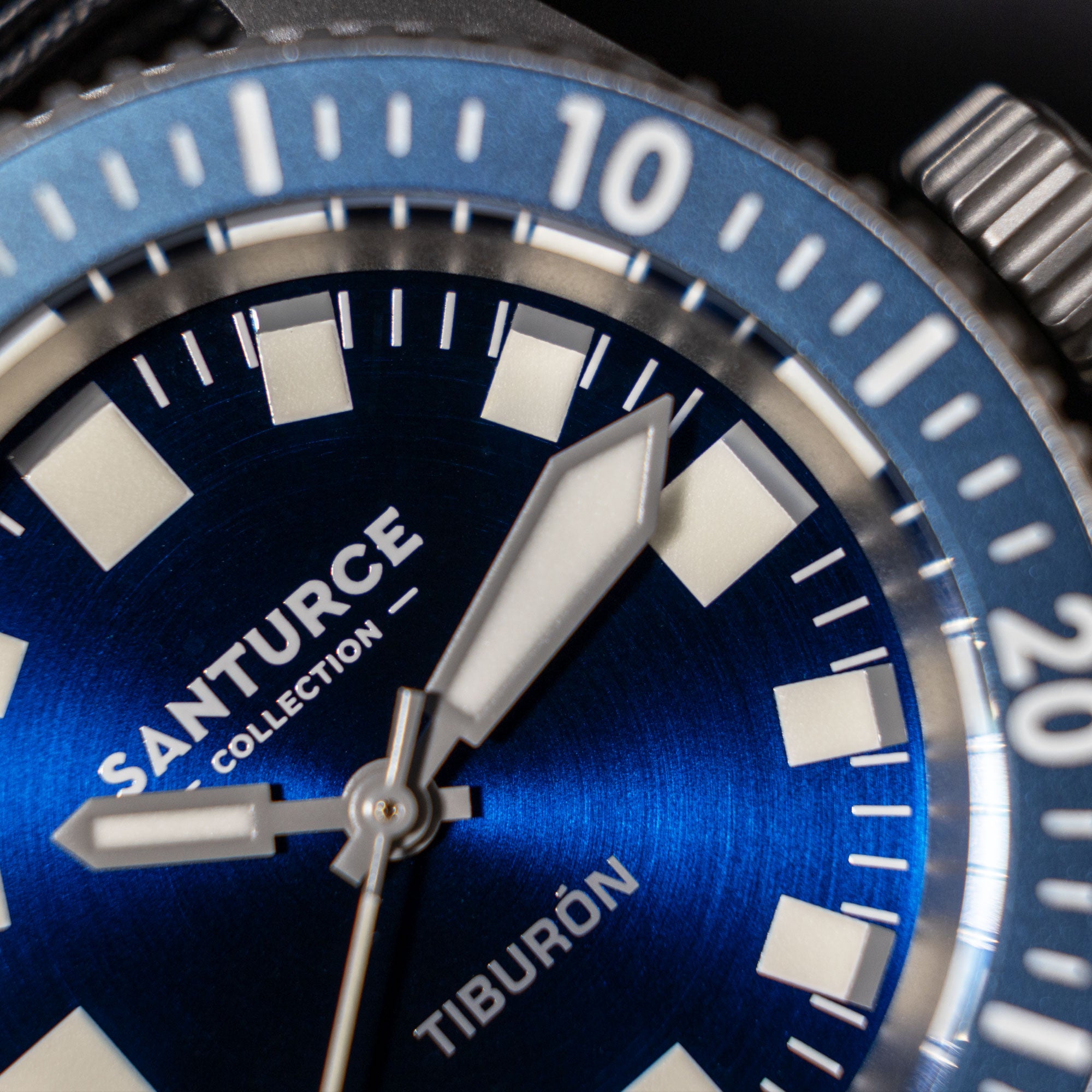 El Tiburón™ — Swiss Automatic Dive Watch (300m)